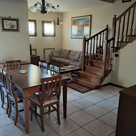 Semesterbostad Casa Maria Valmareno